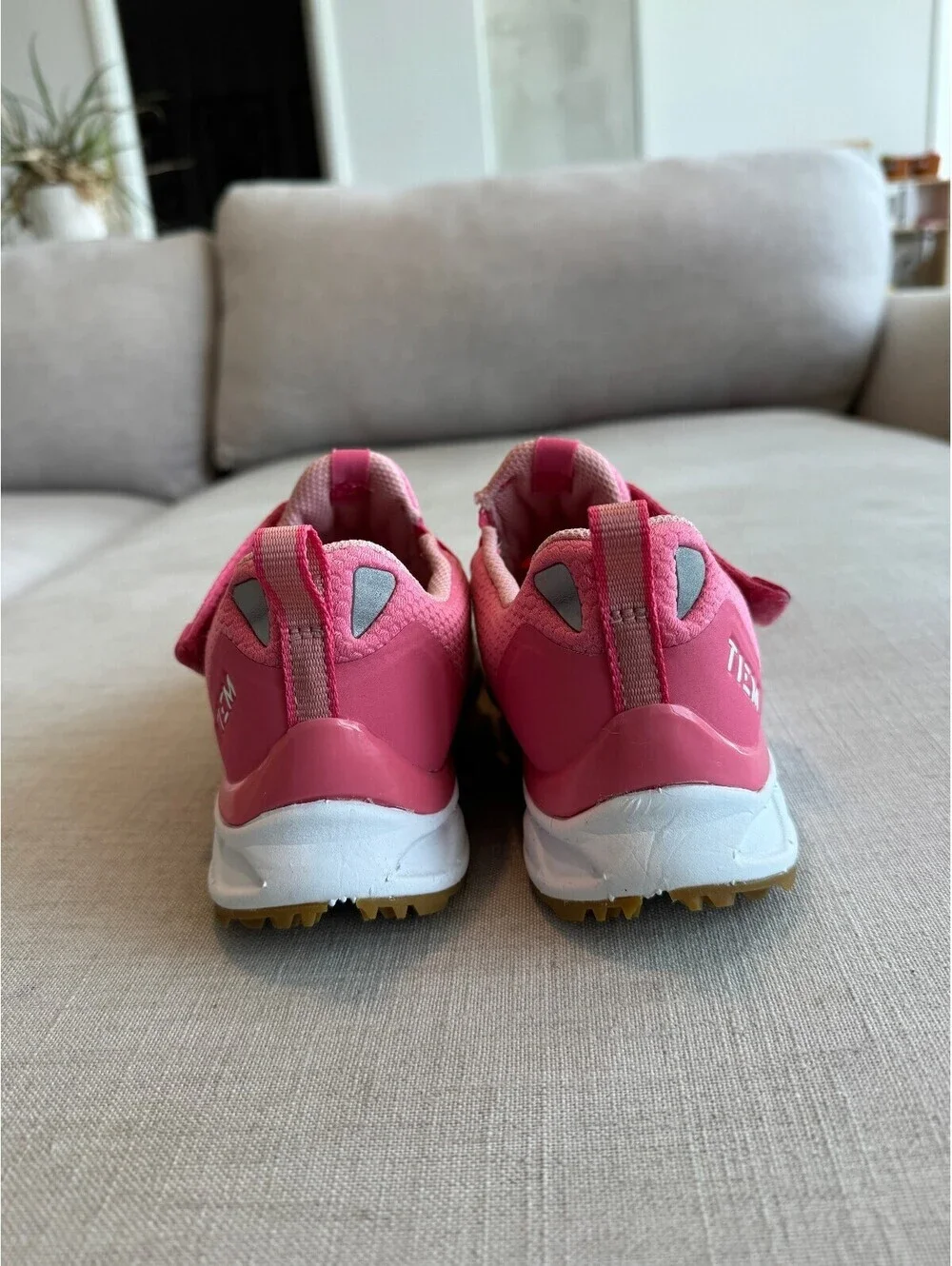 TIEM Slipstream Indoor Cycling Shoes Pink Size 6.5 Cleats Included